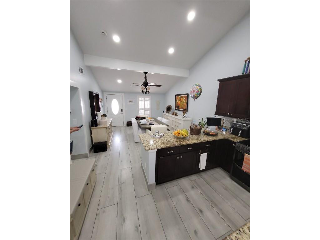 8320 Woodlake Place Tampa FL 33615 TB8429351 image17