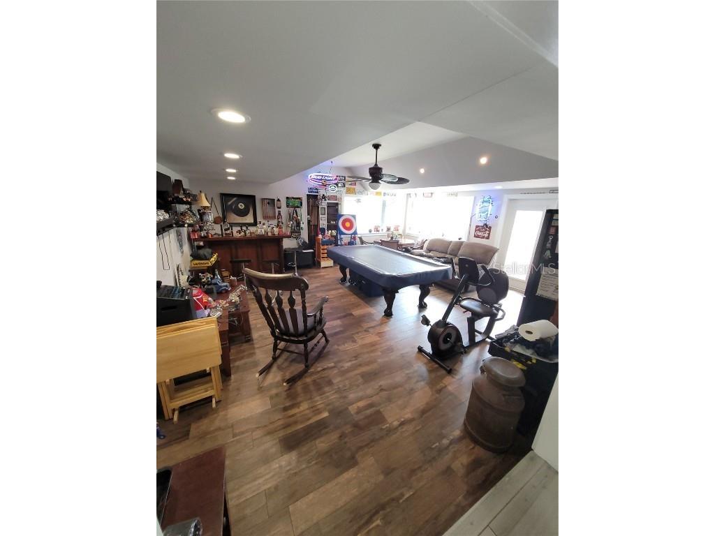 8320 Woodlake Place Tampa FL 33615 TB8429351 image29