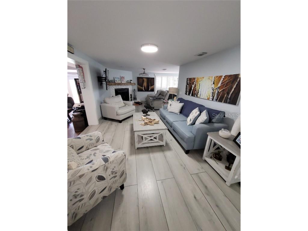 8320 Woodlake Place Tampa FL 33615 TB8429351 image32