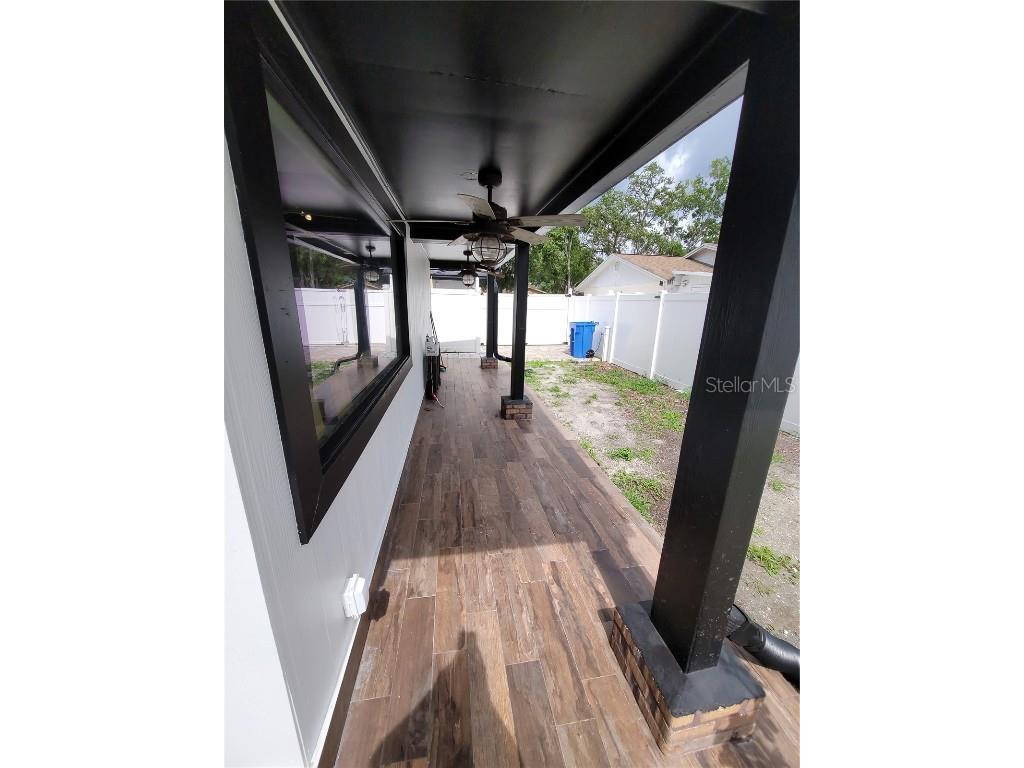 8320 Woodlake Place Tampa FL 33615 TB8429351 image33