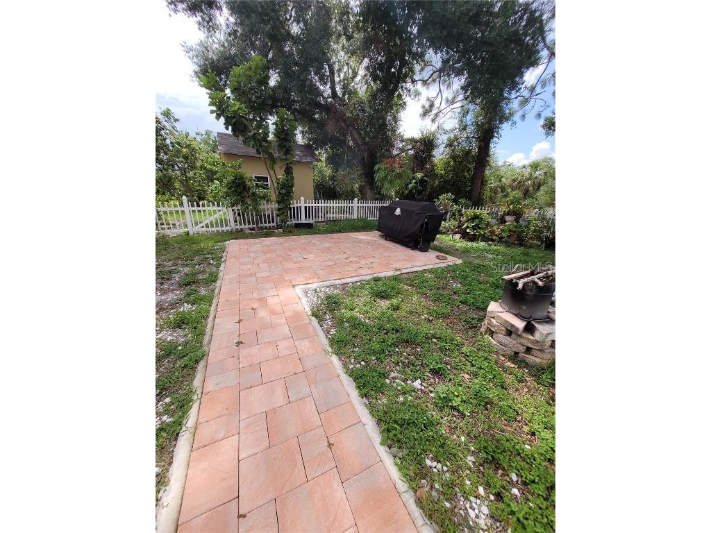 8320 Woodlake Place Tampa FL 33615 TB8429351 image36