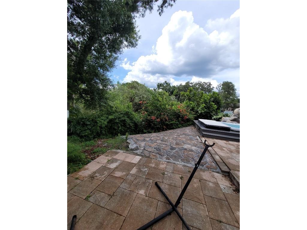 8320 Woodlake Place Tampa FL 33615 TB8429351 image46