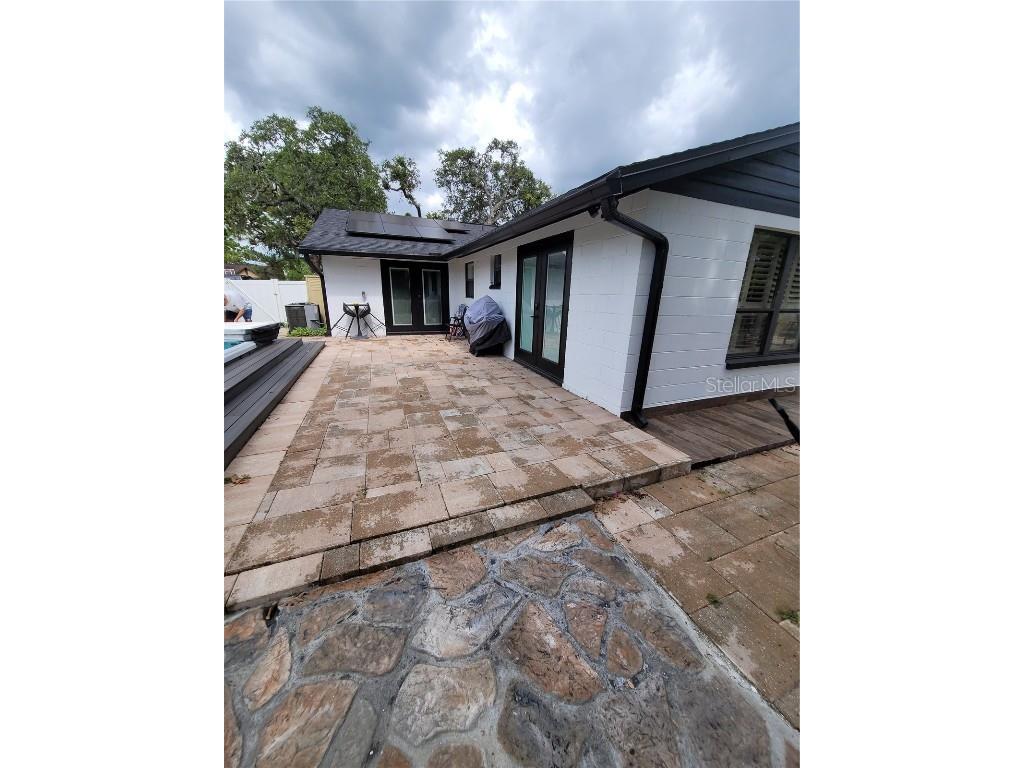 8320 Woodlake Place Tampa FL 33615 TB8429351 image50