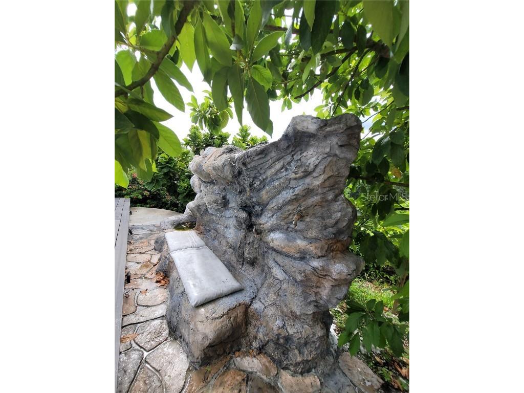 8320 Woodlake Place Tampa FL 33615 TB8429351 image52