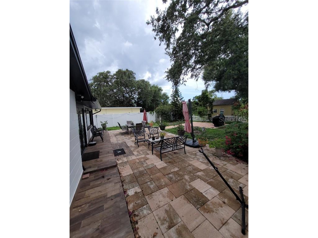 8320 Woodlake Place Tampa FL 33615 TB8429351 image55