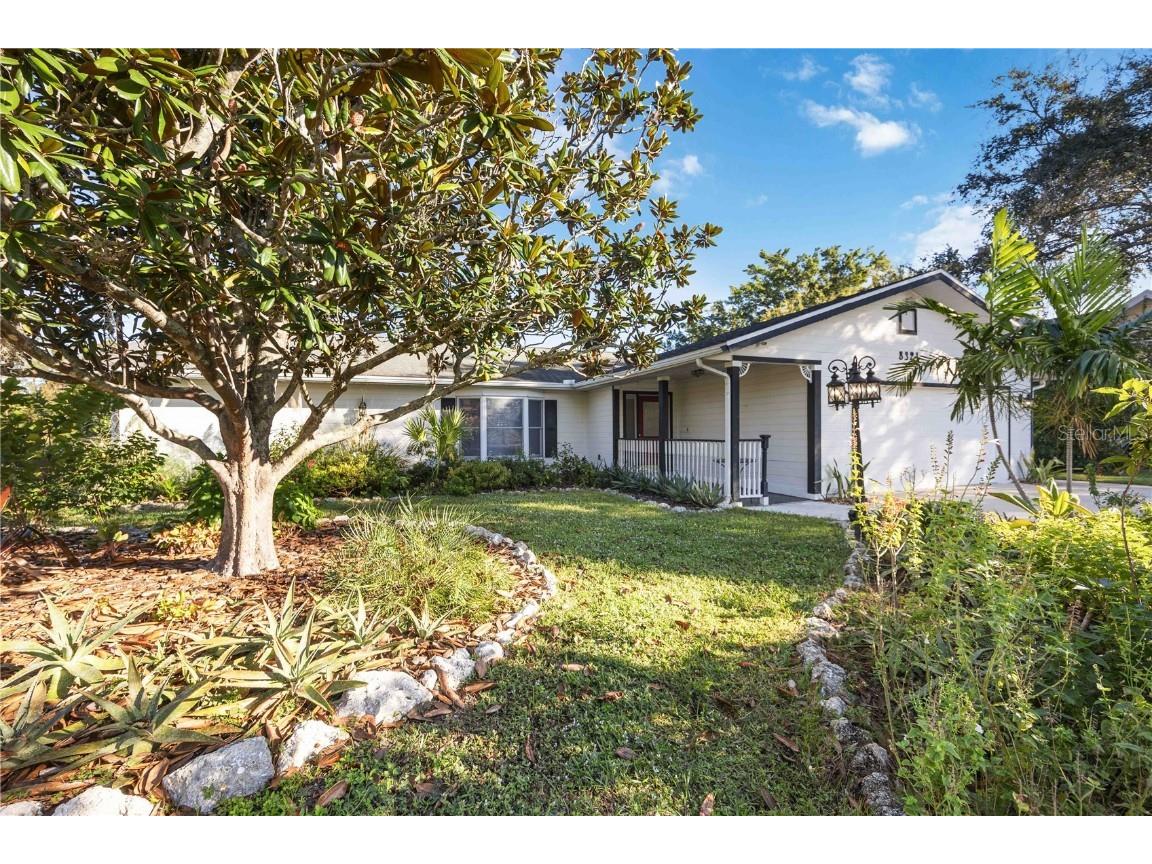 8321 Brandeis Circle E Sarasota FL 34243 A4591167 image1