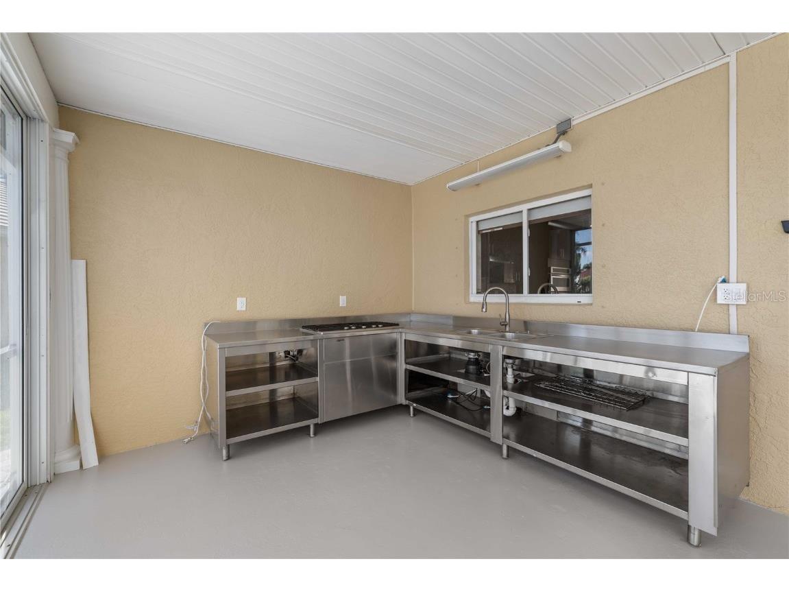 8323 Barton Farms Boulevard Sarasota FL 34240 A4670117 image38