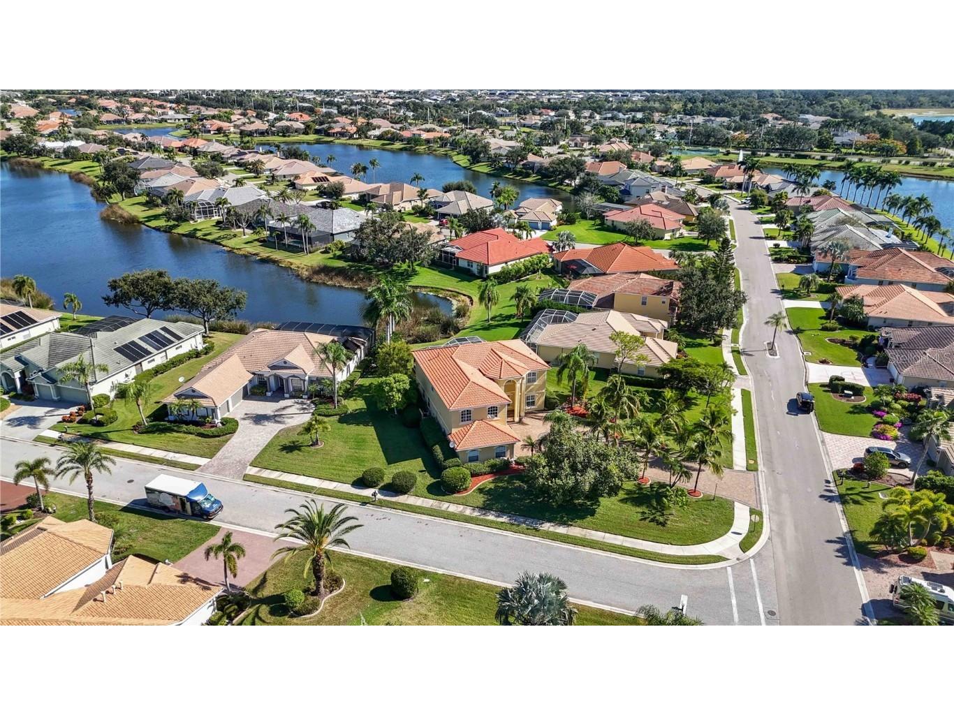 8323 Barton Farms Boulevard Sarasota FL 34240 A4670117 image61