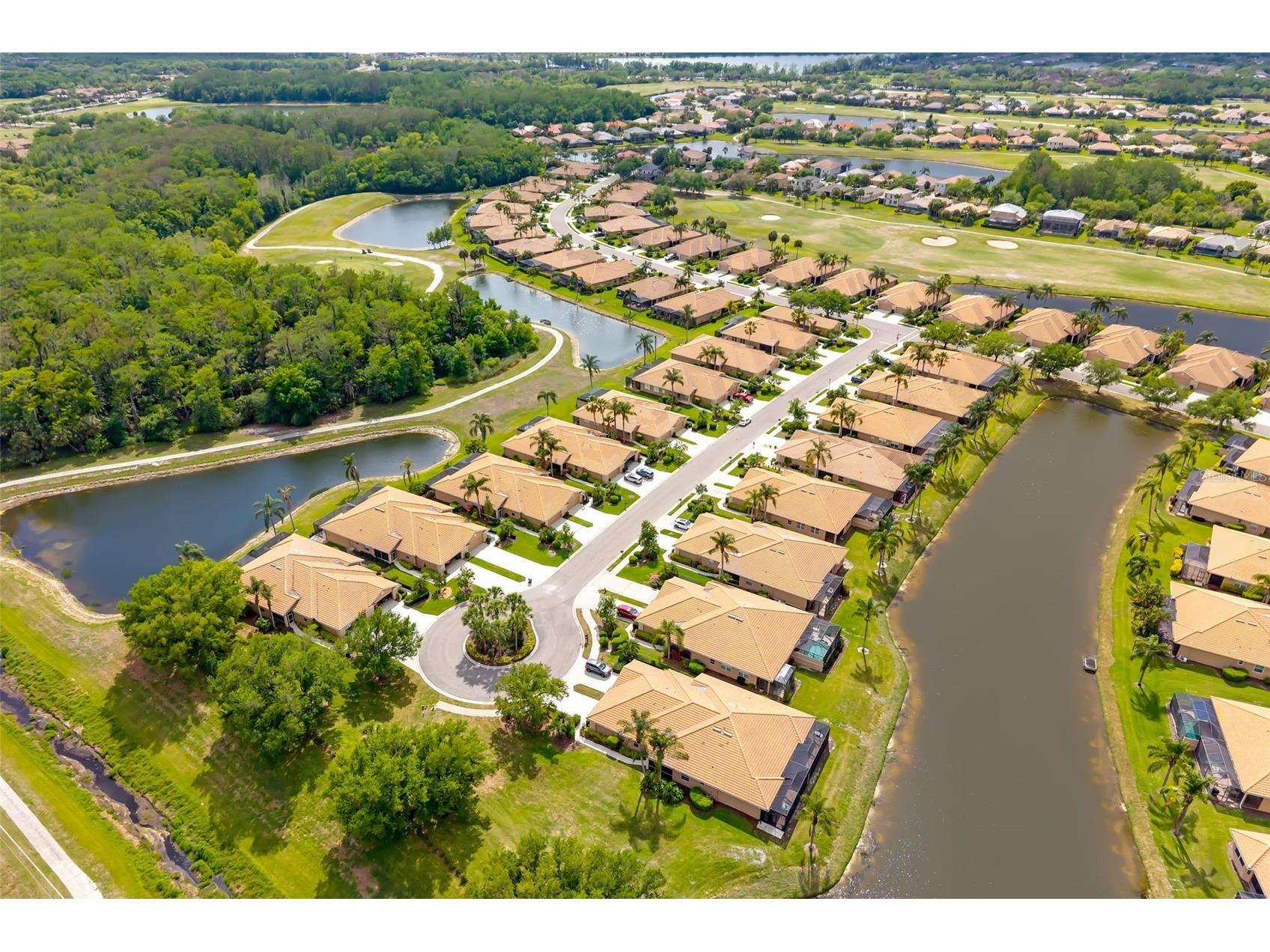 8323 Eagle Isles Place Bradenton FL 34212 A4688459 image3