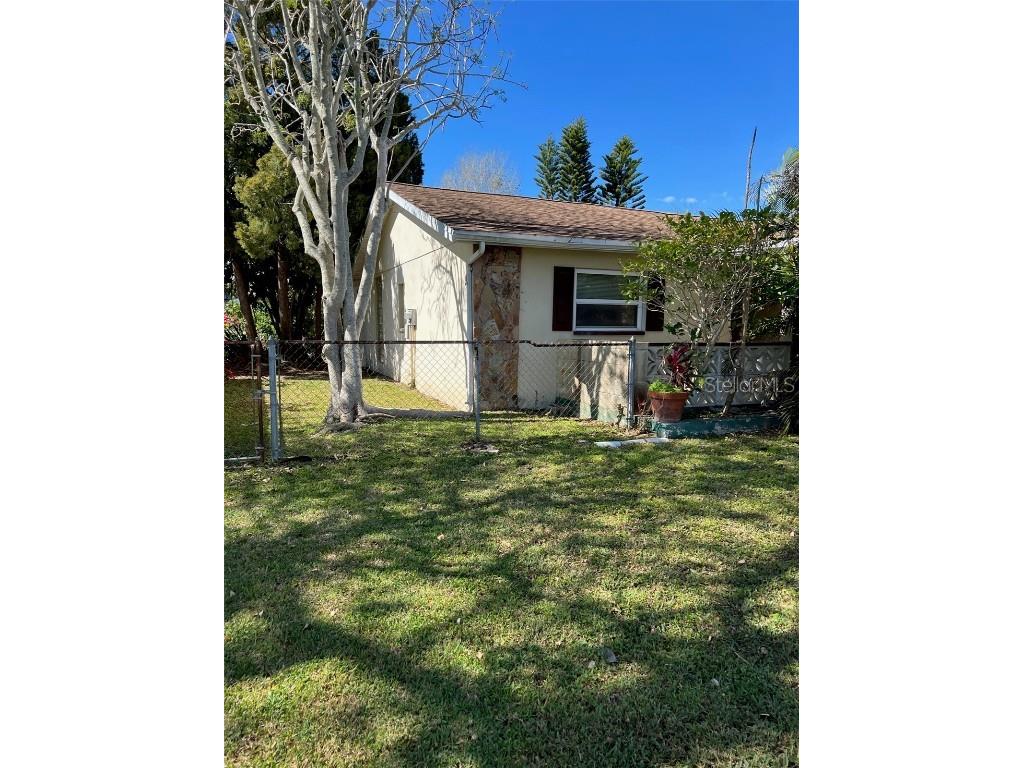 8324 Denise Drive Seminole FL 33777 U8230447 image1