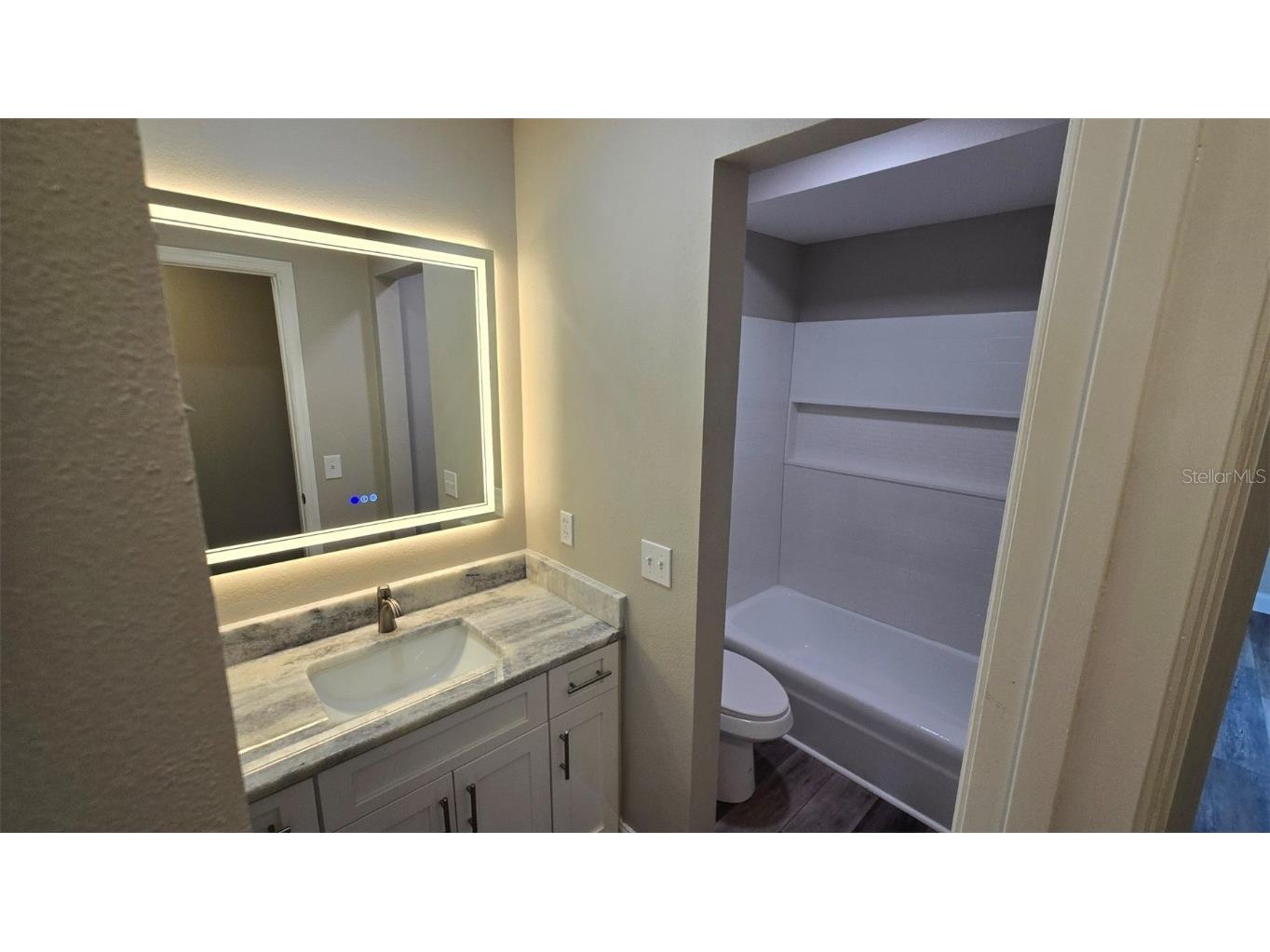 8328 W Pocahontas Avenue Tampa FL 33615 TB8407221 image40