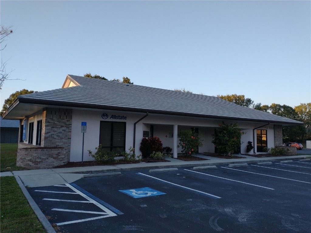 833 Cypress Village Boulevard #UNIT B Ruskin FL 33573 W7851837 image1