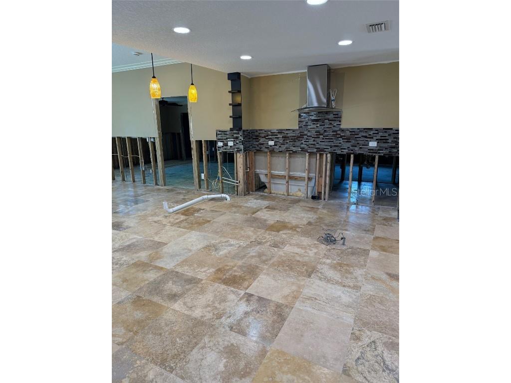 833 Lantana Avenue Clearwater Beach FL 33767 TB8376749 image18