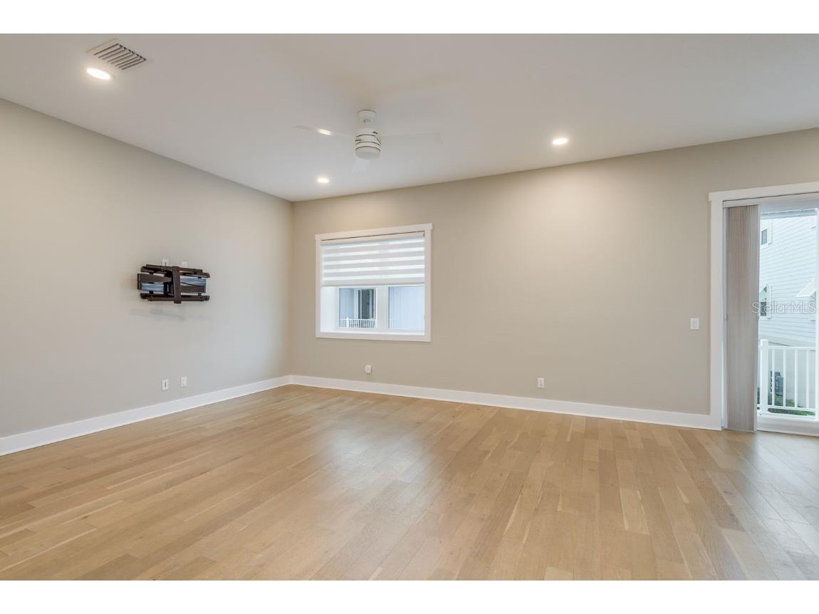 833 Oak Bend Lane Dunedin FL 34698 TB8444217 image9