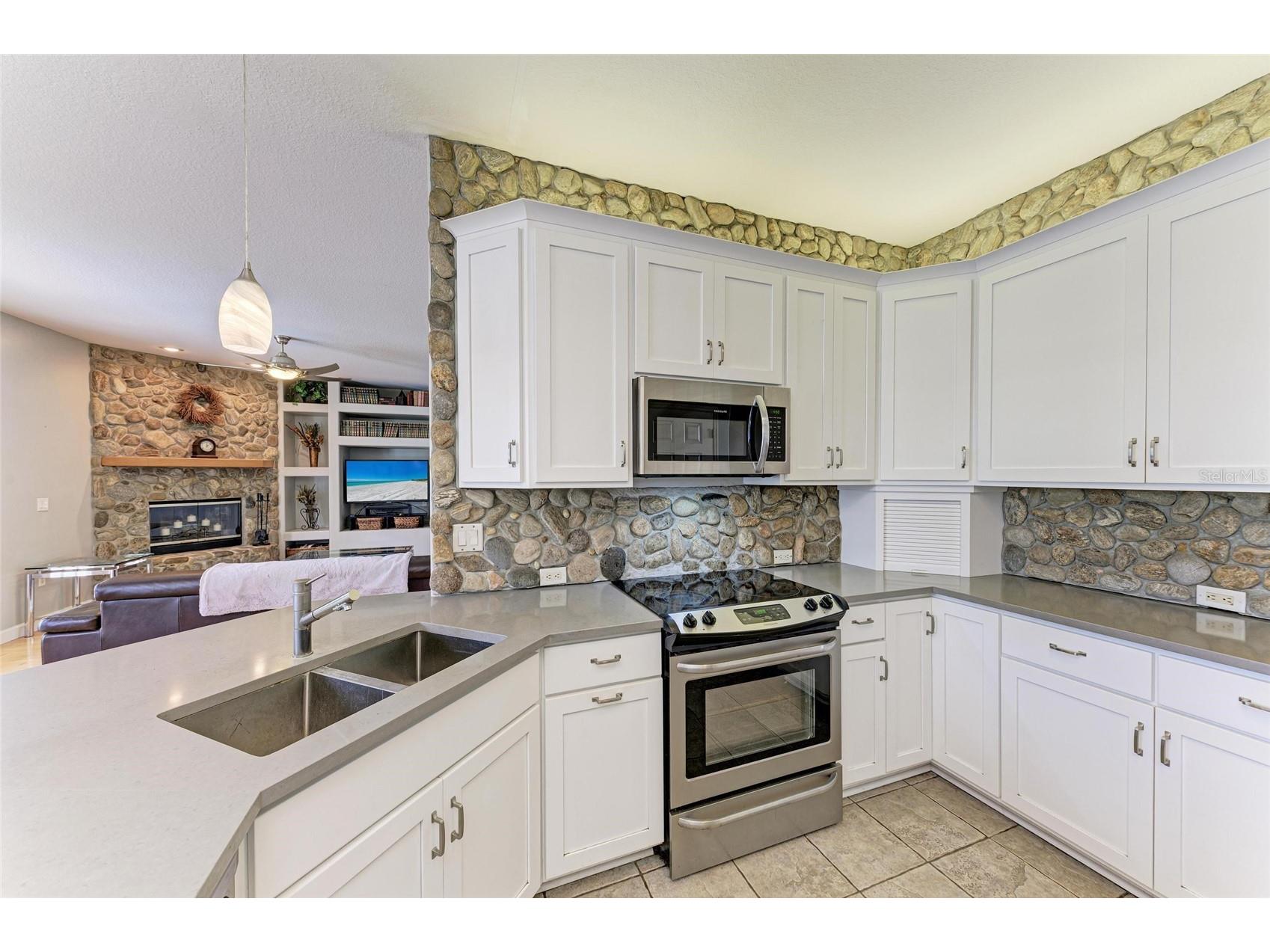 8331 241st Street E Myakka City FL 34251 A4658704 image32