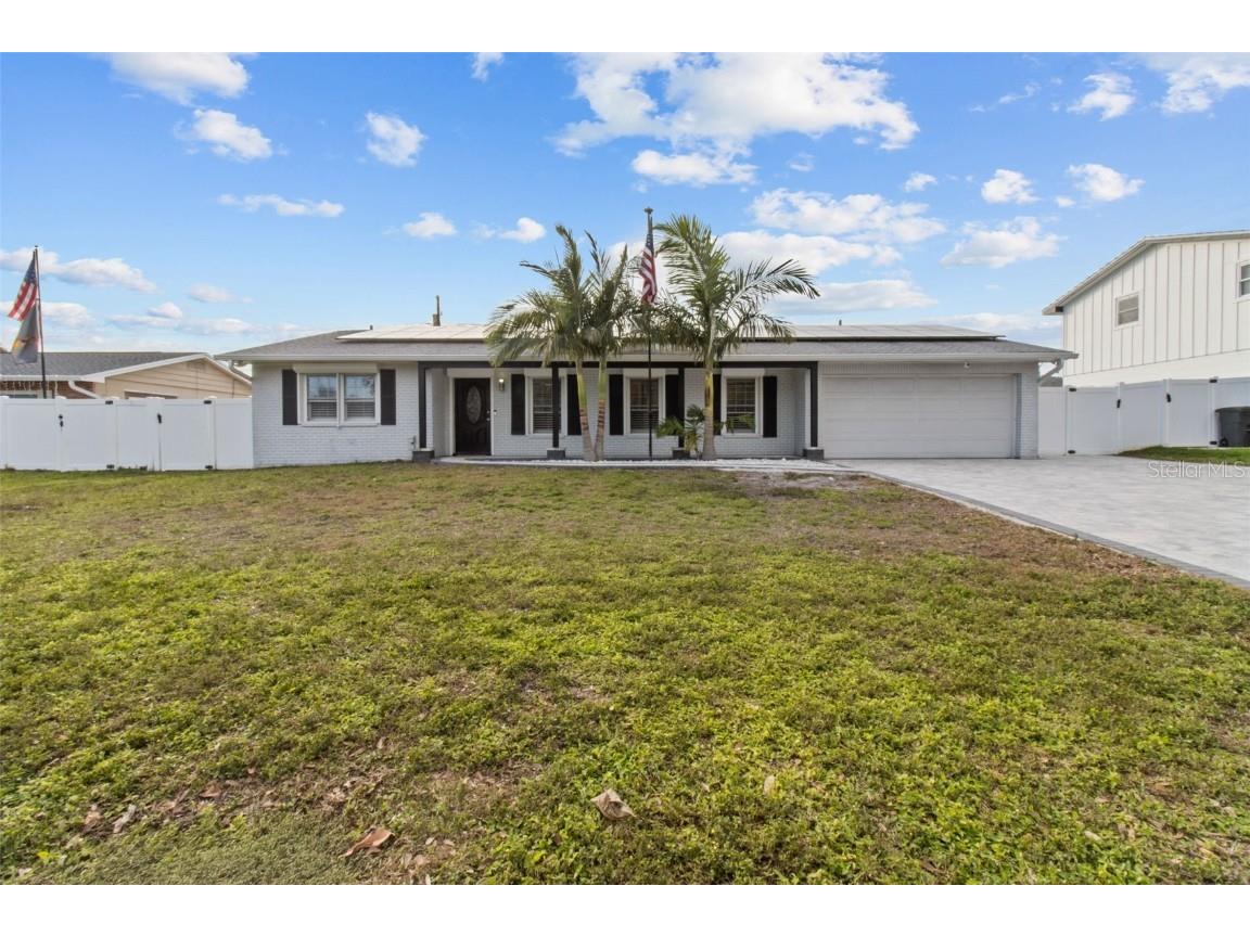 8334 139th Lane Seminole FL 33776 TB8338455 image1