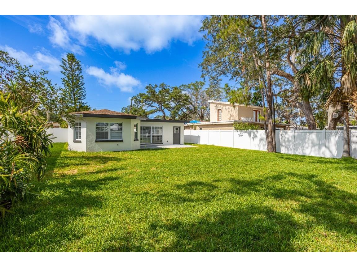 8335 42nd Avenue N Saint Petersburg FL 33709 TB8393139 image29