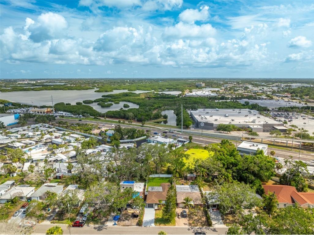 8335 42nd Avenue N Saint Petersburg FL 33709 TB8393139 image36