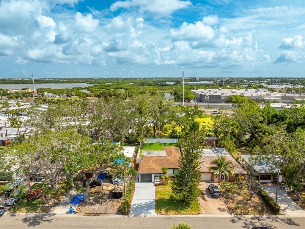 8335 42nd Avenue N Saint Petersburg FL 33709 TB8393139 image37