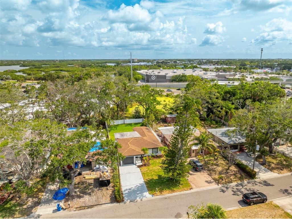 8335 42nd Avenue N Saint Petersburg FL 33709 TB8393139 image38