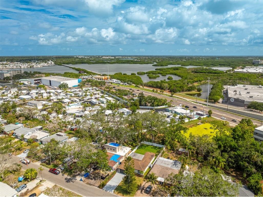 8335 42nd Avenue N Saint Petersburg FL 33709 TB8393139 image44