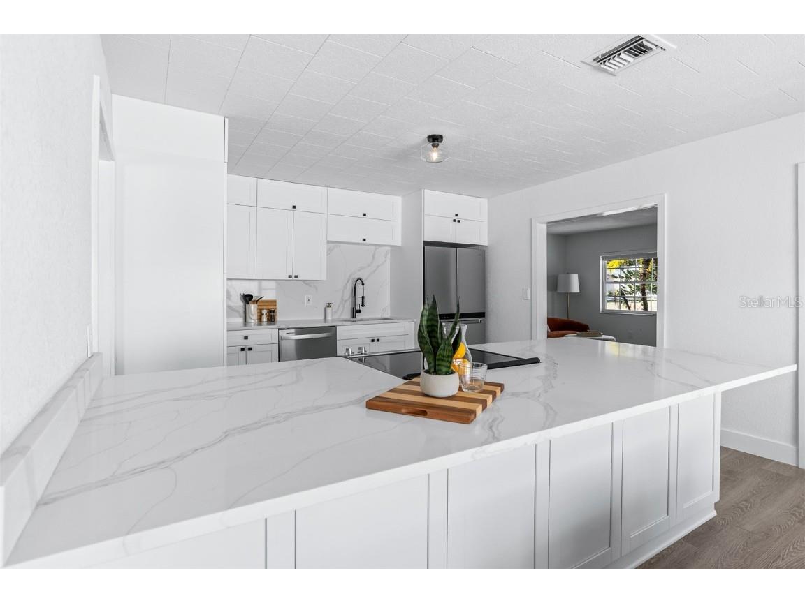 8335 42nd Avenue N Saint Petersburg FL 33709 TB8393139 image9