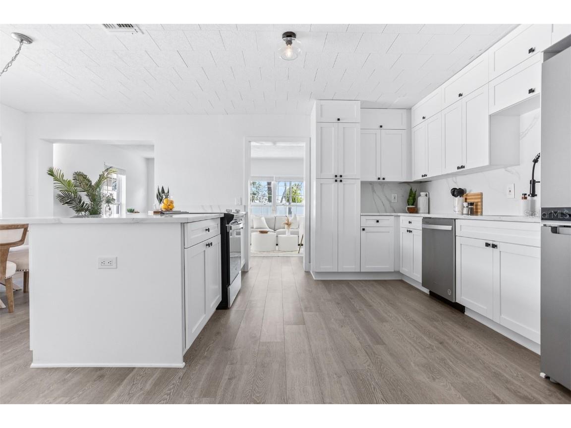 8335 42nd Avenue N Saint Petersburg FL 33709 TB8447105 image14