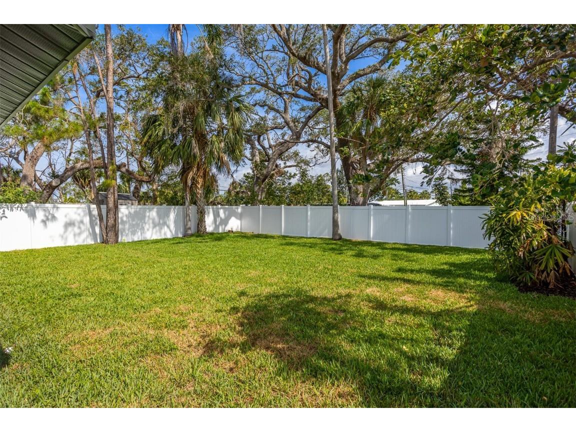 8335 42nd Avenue N Saint Petersburg FL 33709 TB8447105 image30