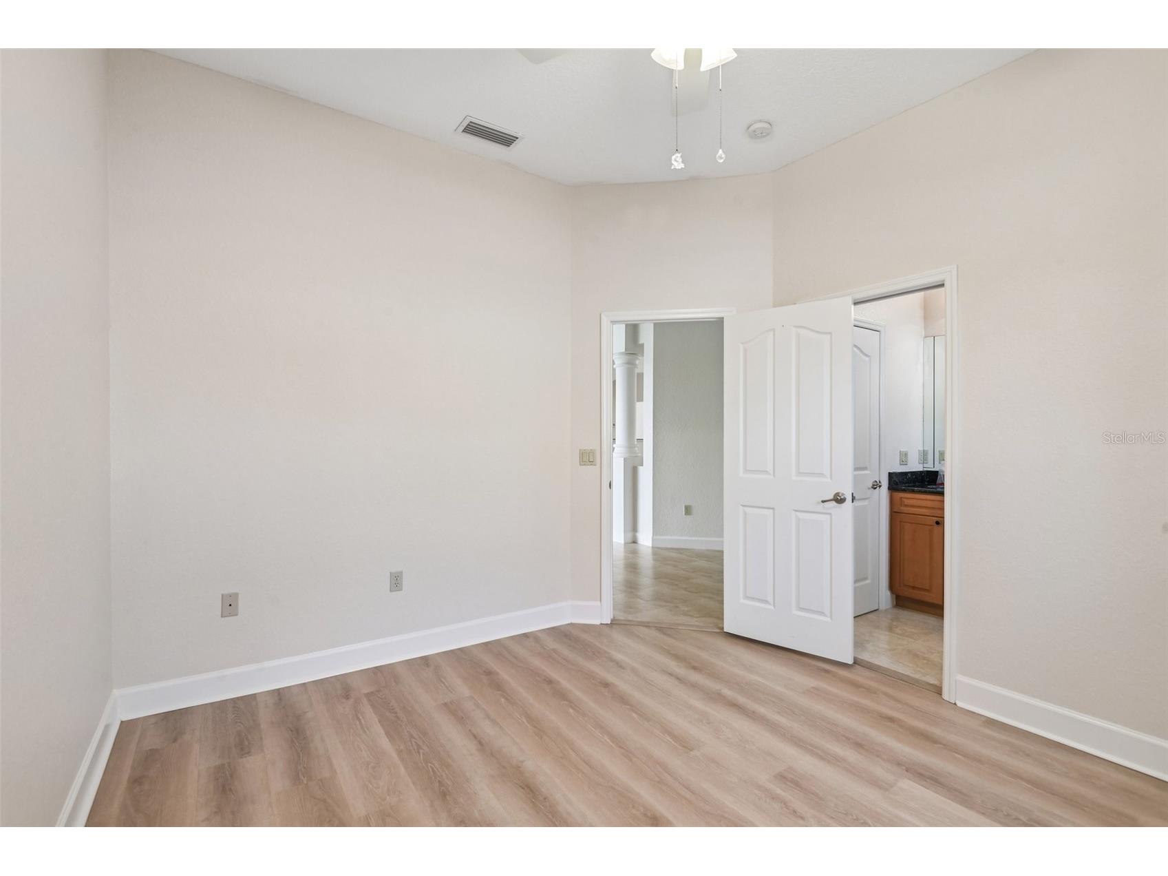 8335 Cheyenne Drive Seminole FL 33777 TB8522445 image30