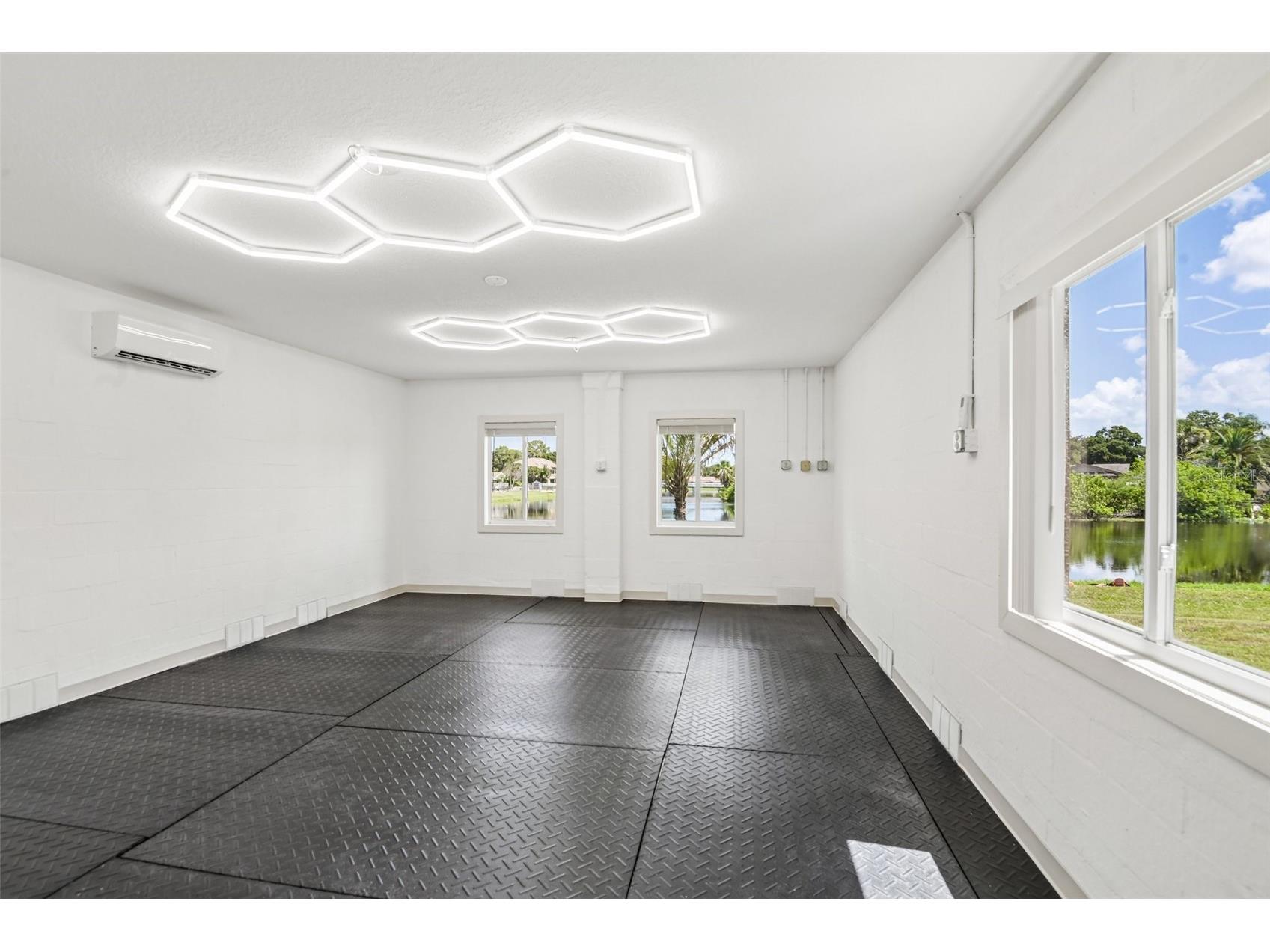 8335 Cheyenne Drive Seminole FL 33777 TB8522445 image37