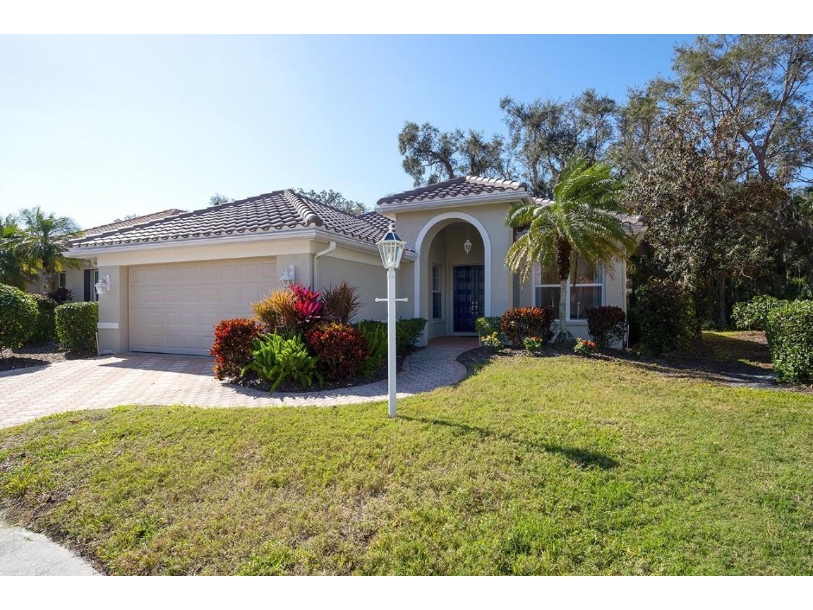 8336 Canary Palm Court Sarasota FL 34238 A4597477 image1
