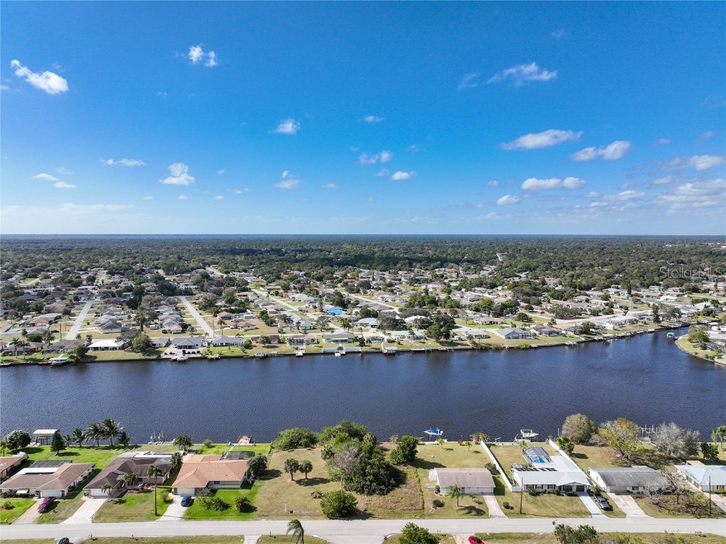 834 Ellicott Circle NW Port Charlotte FL 33952 - CRESTVIEW WATERWAY D6123062 image1