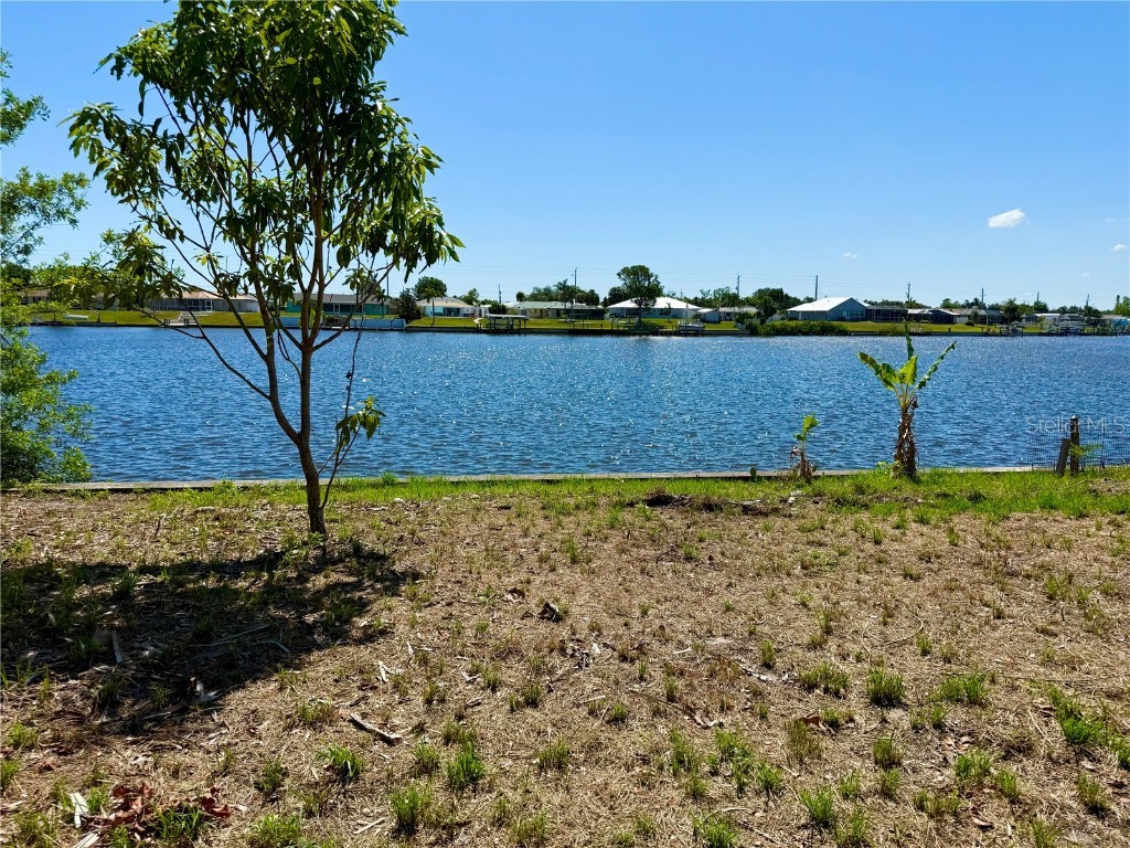 834 Ellicott Circle NW Port Charlotte FL 33952 - CRESTVIEW WATERWAY D6123062 image4
