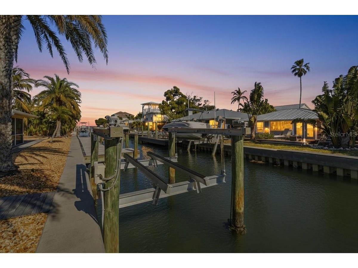 834 Jungle Queen Way Longboat Key FL 34228 A4682236 image14