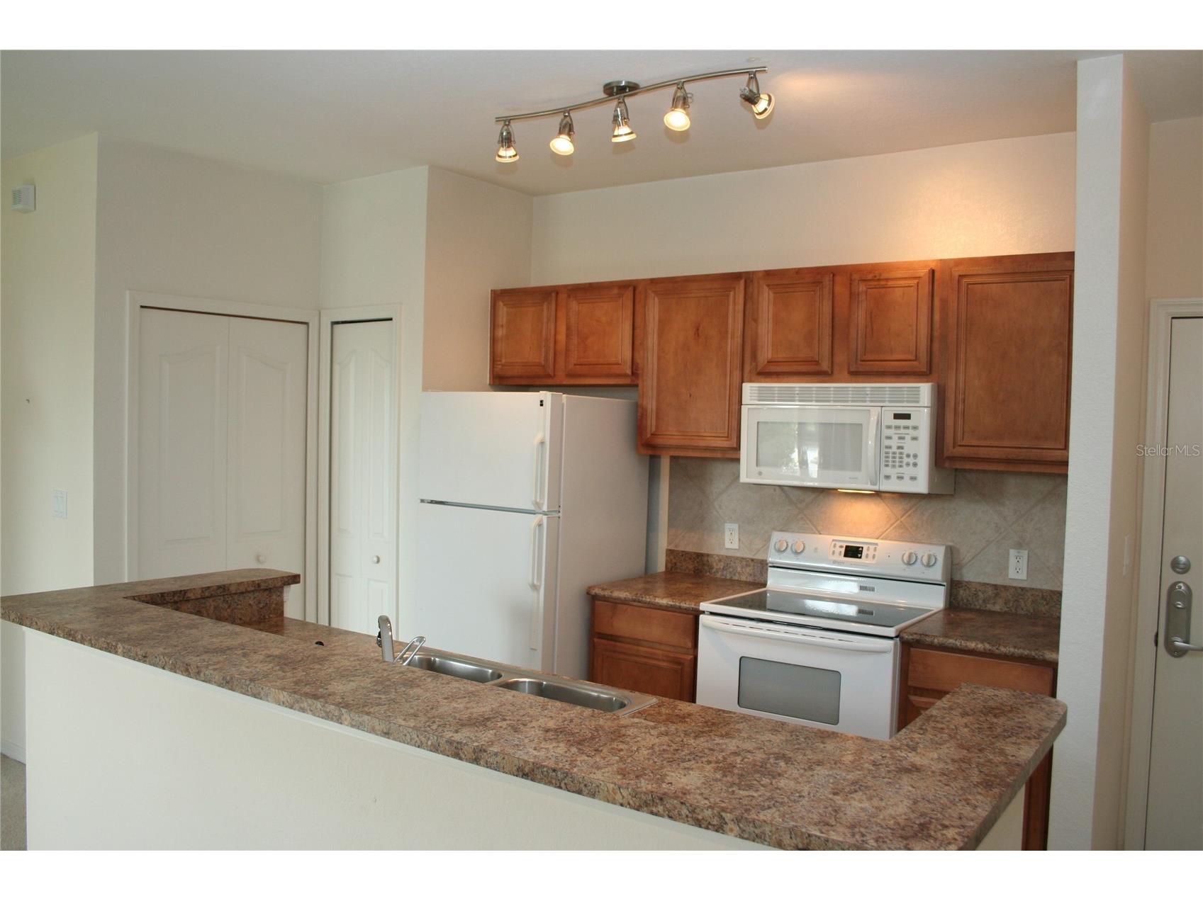 8341 38th Street Circle E #107 Sarasota FL 34243 R4911706 image4
