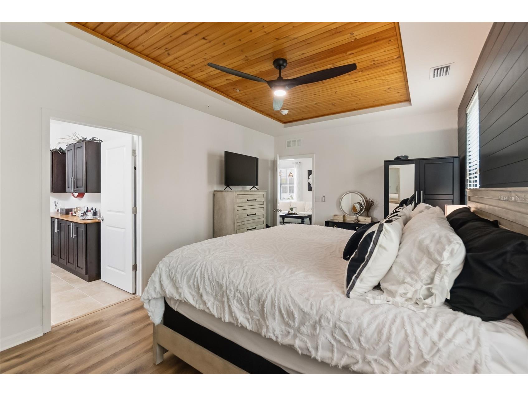 8342 Enclave Way #102 Sarasota FL 34243 A4688186 image20
