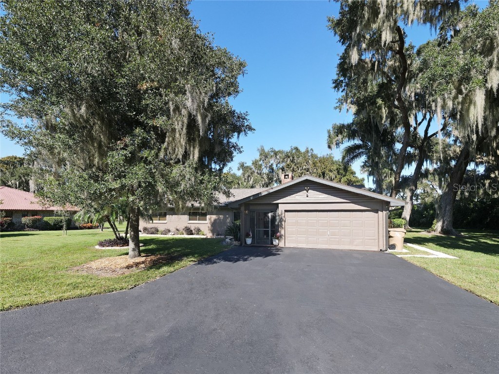 8343 Lakeshore Drive Yalaha FL 34797 - LAKE HARRIS OM668484 image1