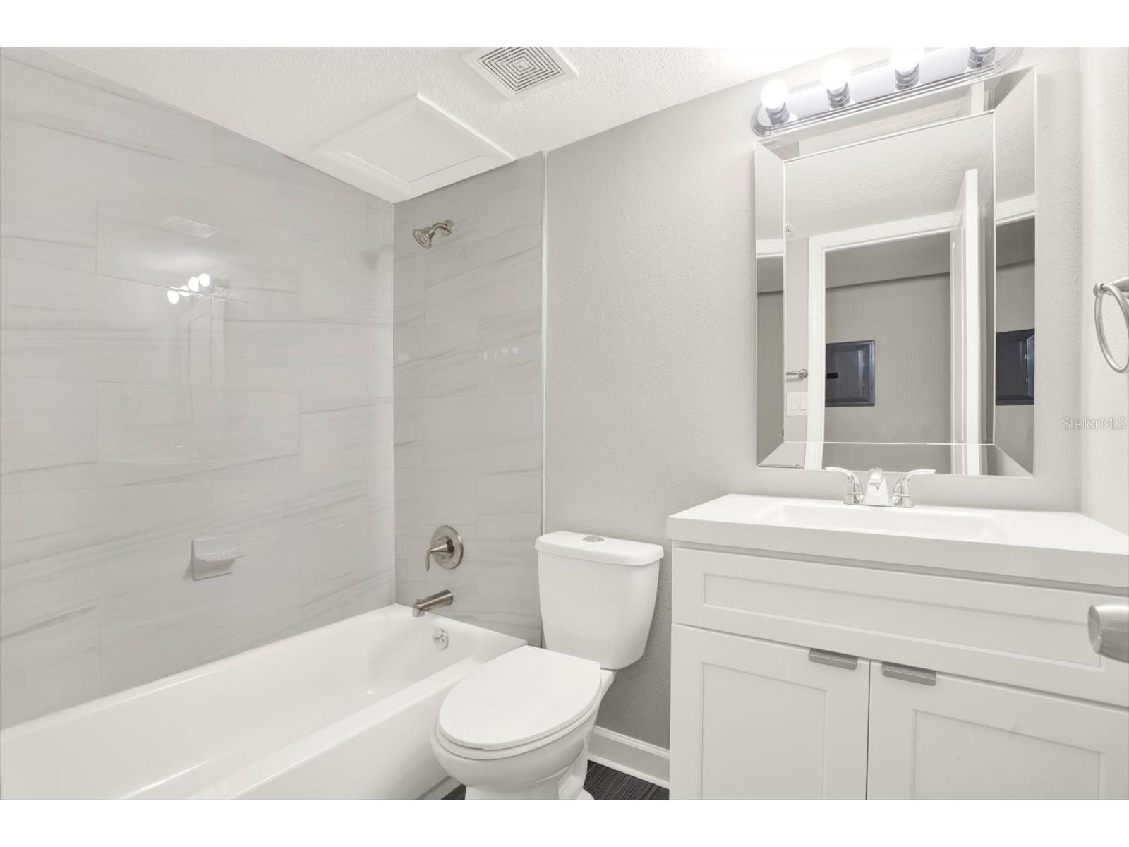 8345 13th Street N #B Saint Petersburg FL 33702 TB8512946 image17
