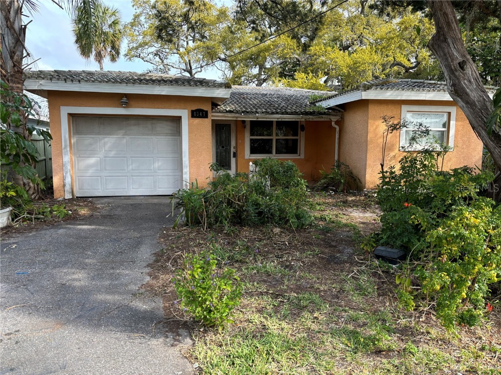 8347 42nd Avenue N Saint Petersburg FL 33709 U8232736 image1