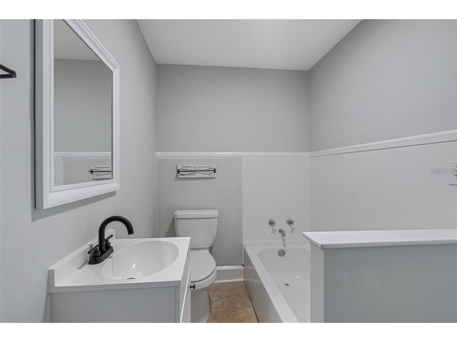 835 35th Avenue S Saint Petersburg FL 33705 TB8476513 image5