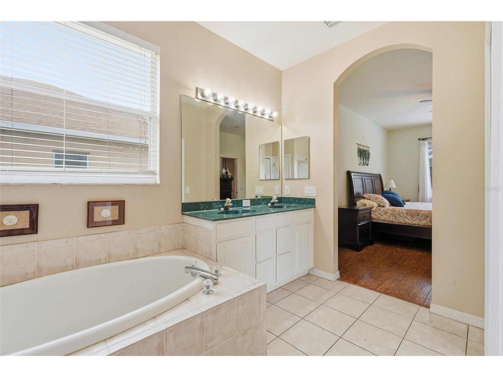 835 Cedarcrest Court Sarasota FL 34232 A4697832 image14
