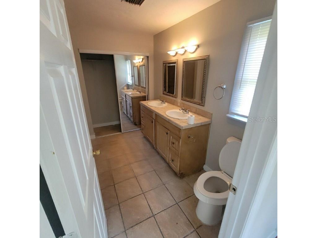 835 Indiana Lane Sarasota FL 34234 A4646238 image4