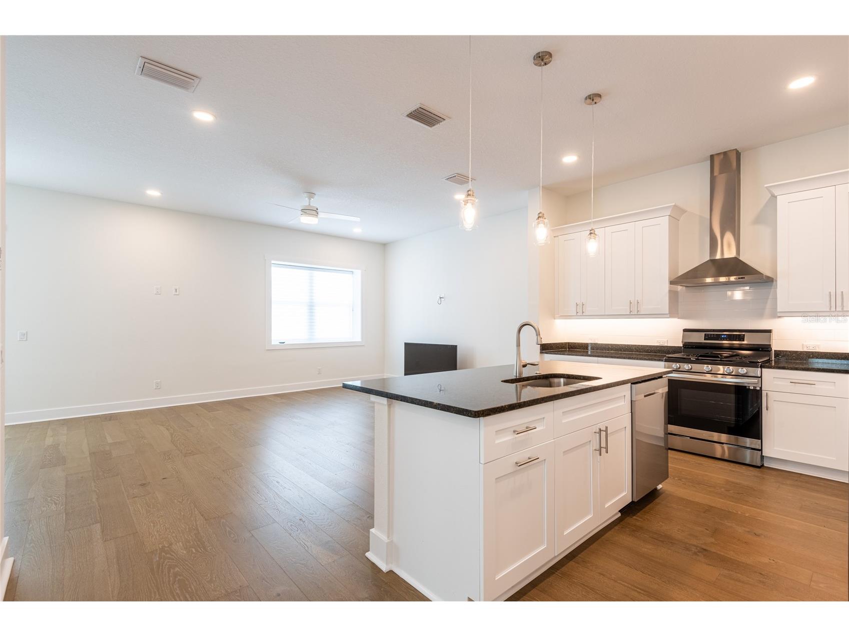 835 Oak Bend Lane Dunedin FL 34698 TB8461776 image11