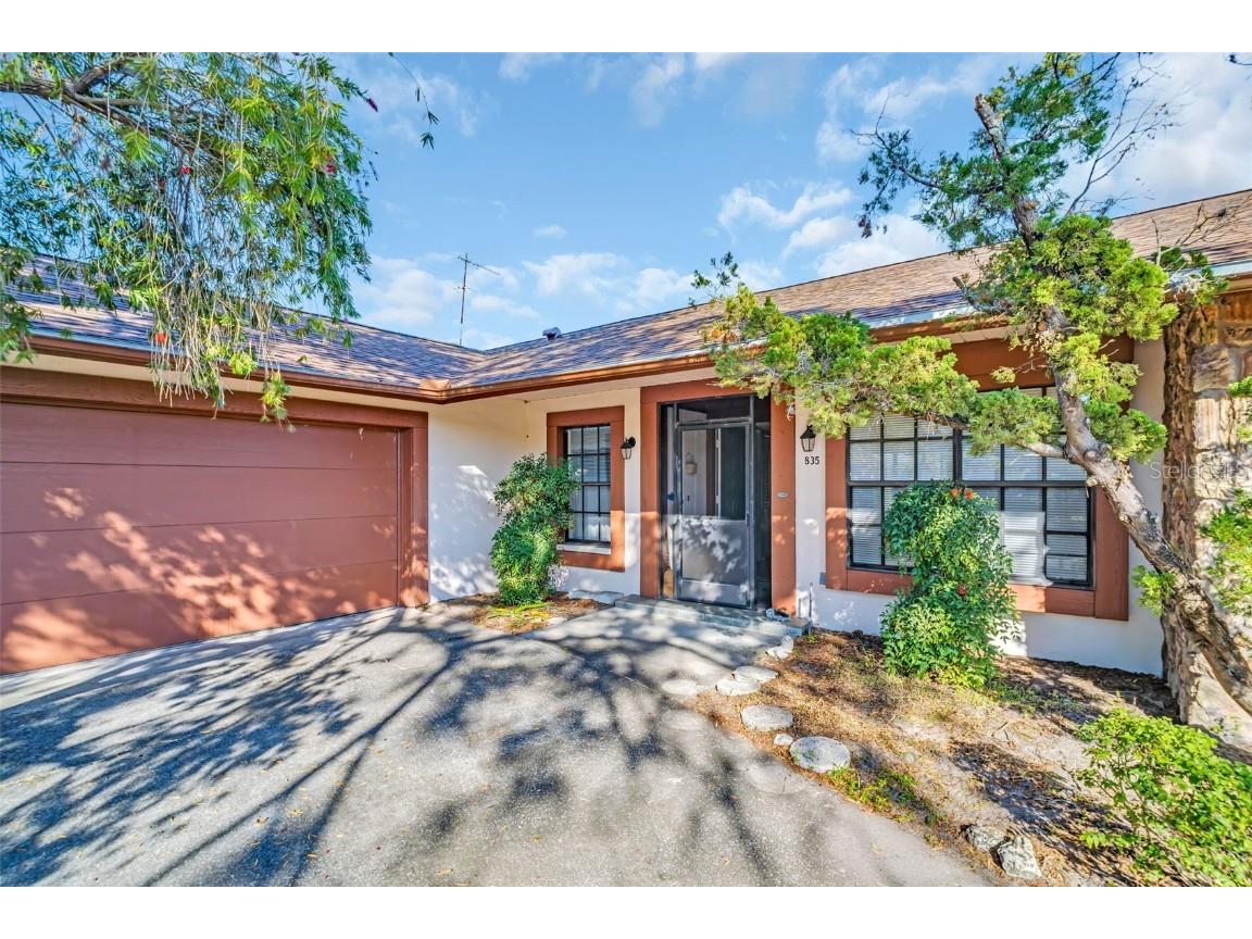 835 Rustic Oaks Drive Palm Harbor FL 34684 TB8350567 image1