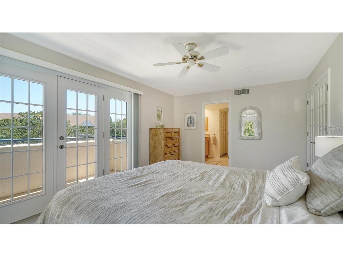 835 S Osprey Avenue #201 Sarasota FL 34236 A4676244 image18