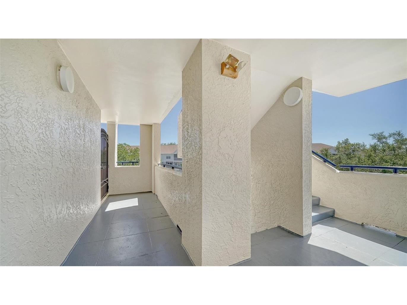 835 S Osprey Avenue #201 Sarasota FL 34236 A4676244 image2