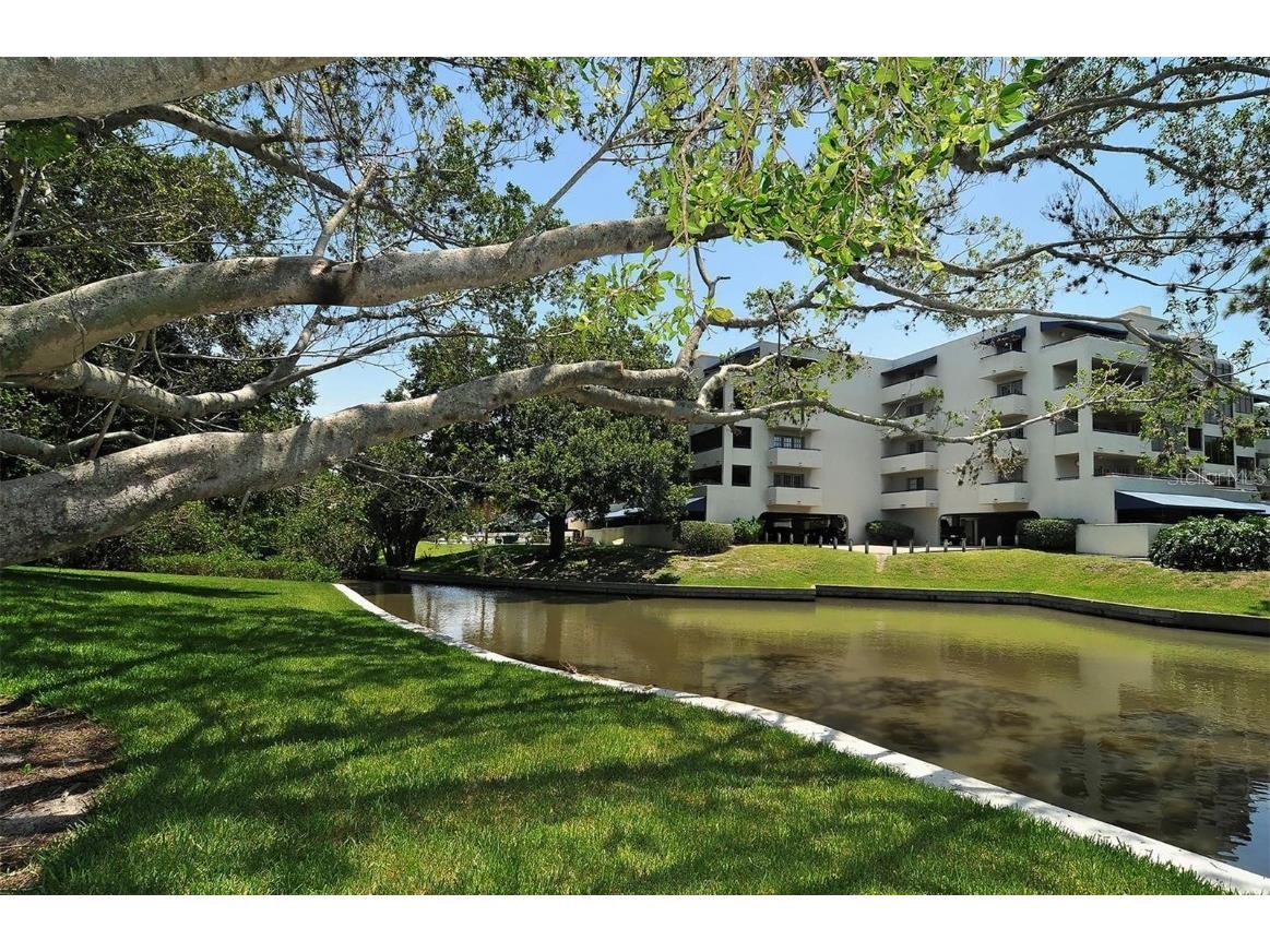835 S Osprey Avenue #201 Sarasota FL 34236 A4676244 image40