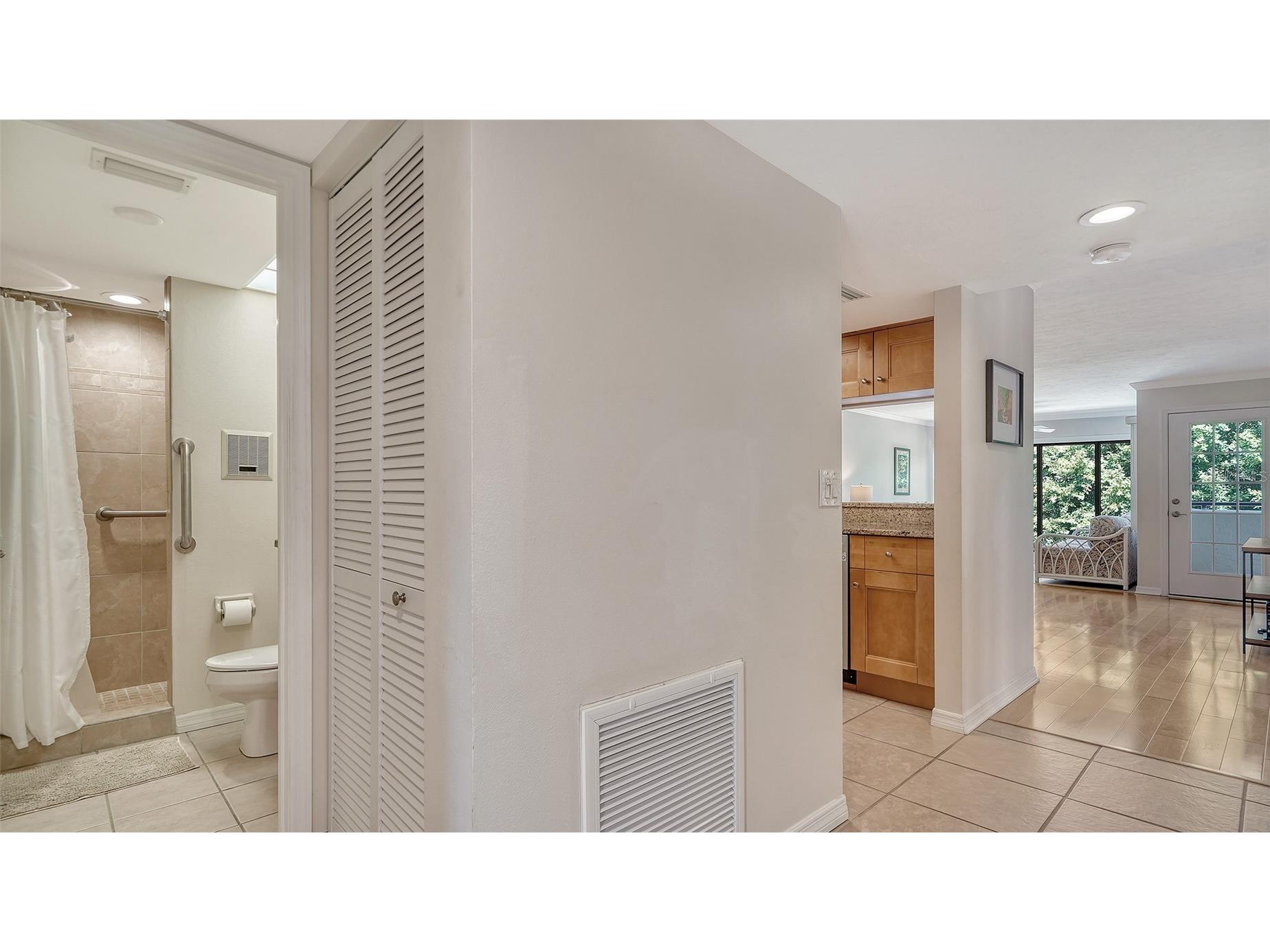 835 S Osprey Avenue #201 Sarasota FL 34236 A4698807 image2