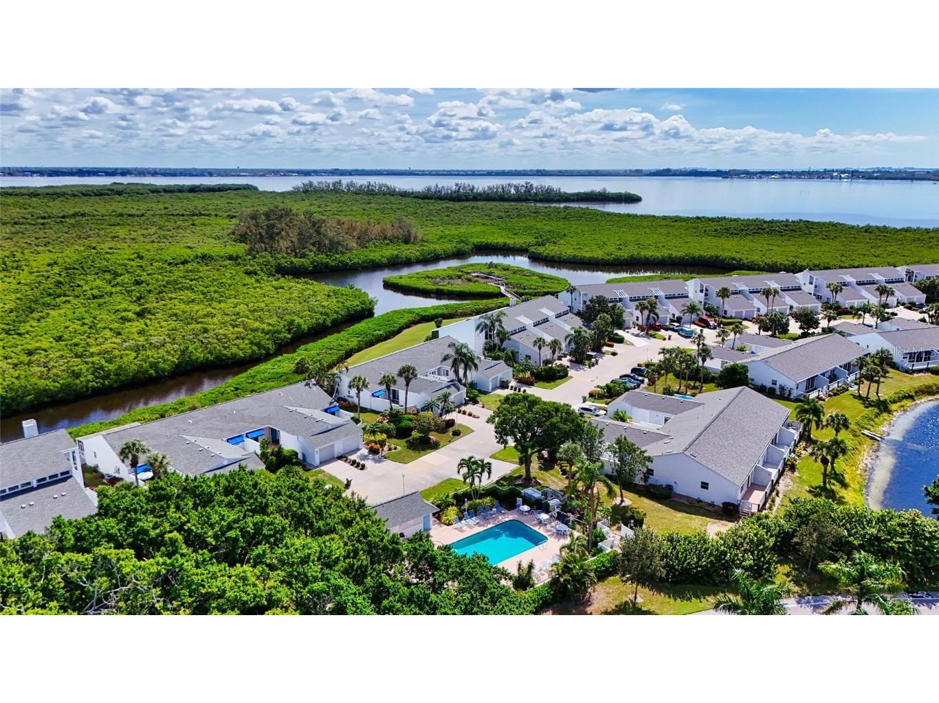 835 Waterside Lane Bradenton FL 34209 - WATER ACCESS TO PALMA SOLA BAY A4585346 image1