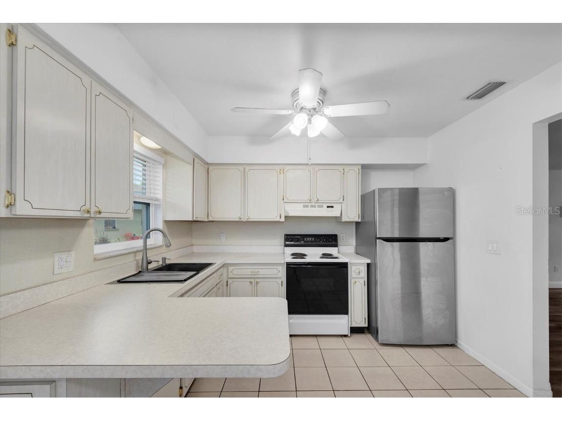 8350 Burgundy Drive N Pinellas Park FL 33781 W7879723 image11